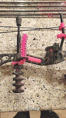 PSE Chaos Compound Bow Woman's RH- Up To 50# Draw Weight 16-27 Draw Length