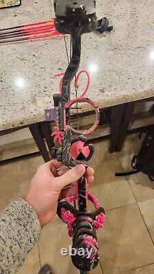 PSE Chaos Compound Bow Woman's RH- Up To 50# Draw Weight 16-27 Draw Length