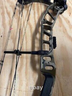 PSE Fortis 33 EC2 70 Pounds Right Hand Compound Bow Kuiu Verde