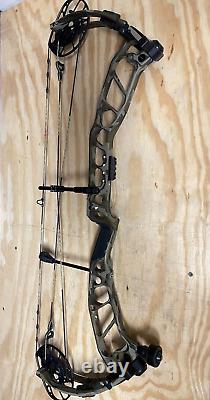 PSE Fortis 33 EC2 70 Pounds Right Hand Compound Bow Kuiu Verde