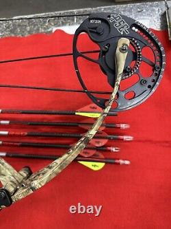 PSE Stinger X 70# RH Compound Bow 30 Draw with 4 Arrows Set Up Ready To Hunt