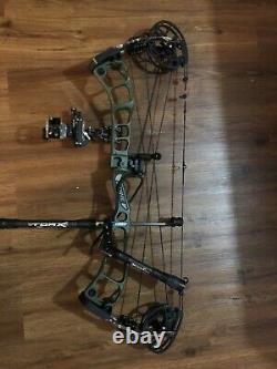 Prime Logic Compound Hunting Bow (65#, 29)Ghost Green Riser Firstlite