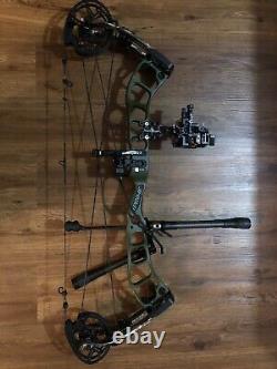 Prime Logic Compound Hunting Bow (65#, 29)Ghost Green Riser Firstlite