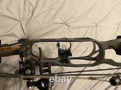 Used Bear Perception 60lbs Hunting bow in stone gray