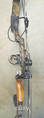 Used Mathews LX compound hunting bow RH 70# with acces