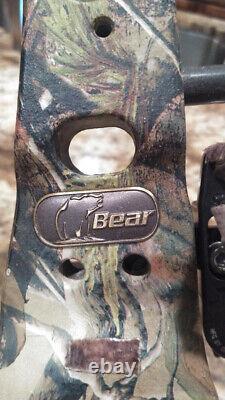 Attaque d'ours: Arc compound RealTree camouflage avec repose-flèche à abandon progressif